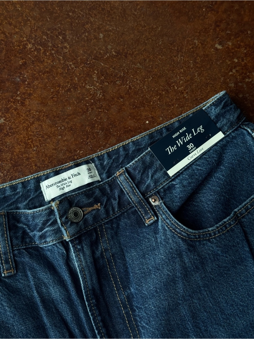 NWT Abercrombie & Fitch Women’s Curve Love Wide Leg Jeans